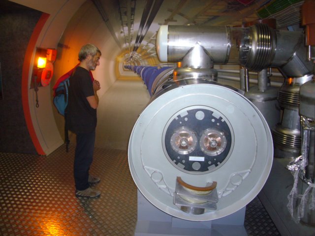 cern09102.jpg